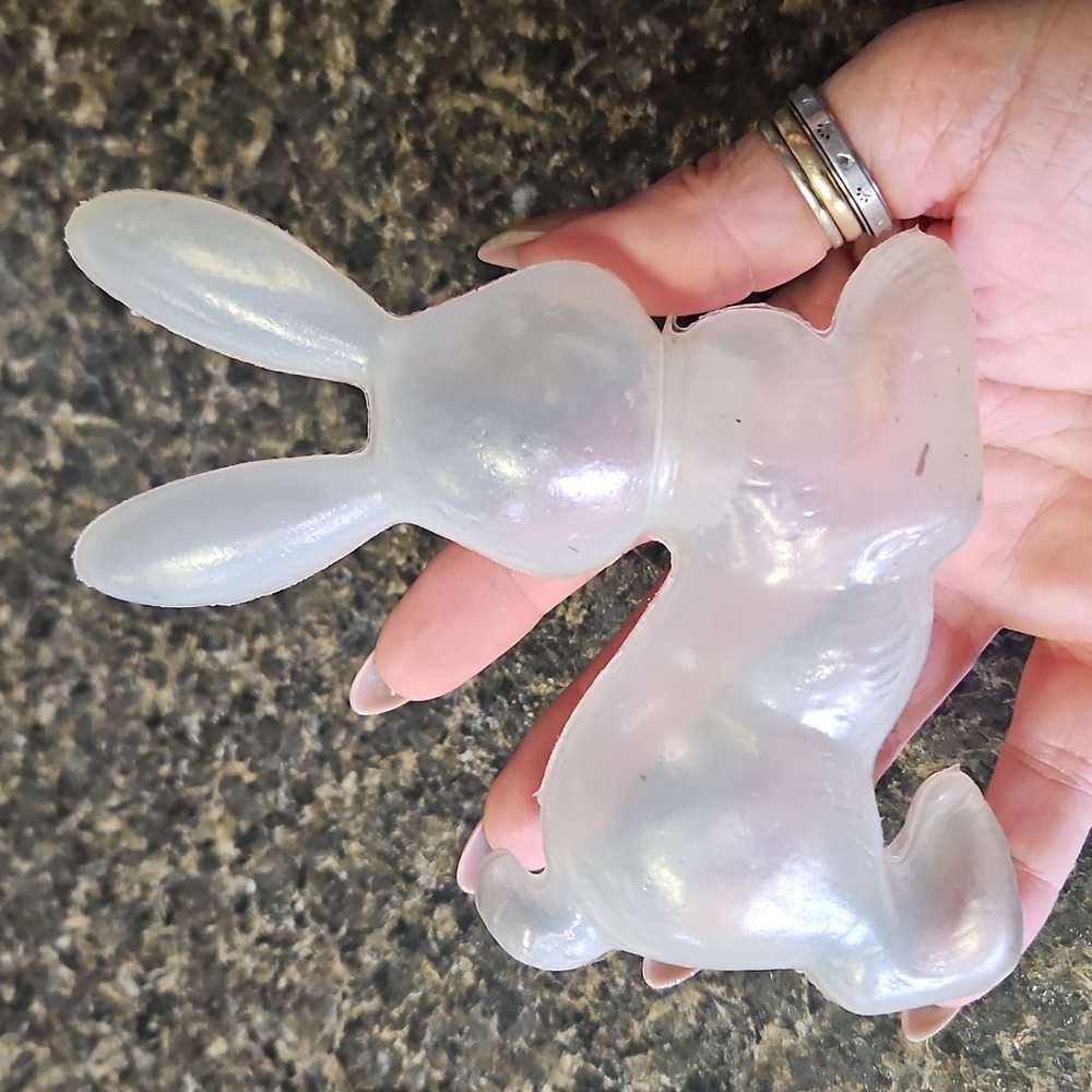Vintage Plastic Bunnies Made In Hong Kong - Picture 5 of 11
